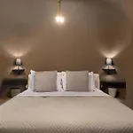 Litheos Santorini Luxury Cave *