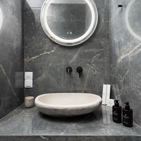 Litheos Santorini Luxury Cave *