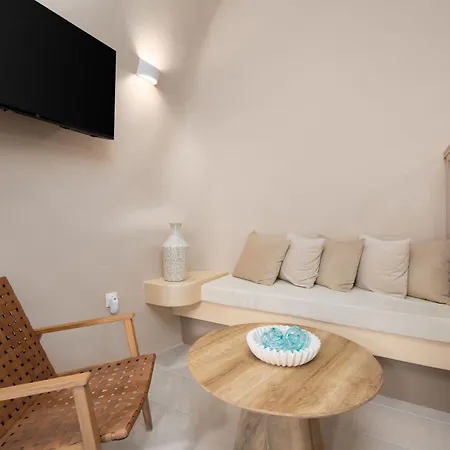 Litheos Santorini Luxury Cave Vourvoúlos
