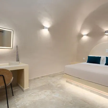 Litheos Santorini Luxury Cave Vourvoúlos