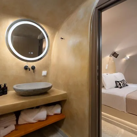 Litheos Santorini Luxury Cave *