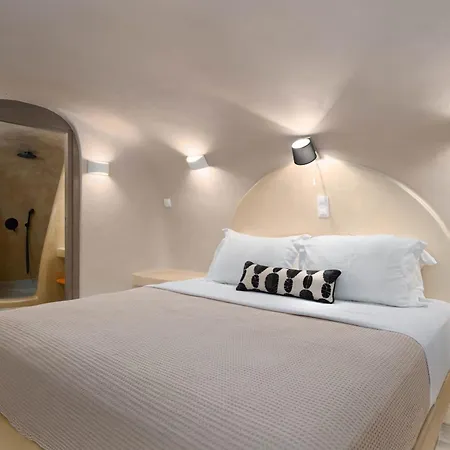 Litheos Santorini Luxury Cave *