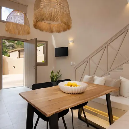 Litheos Santorini Luxury Cave *