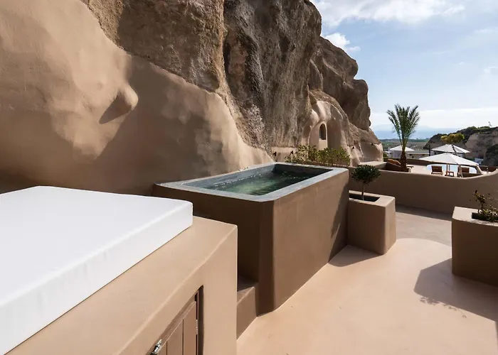 Villa Litheos Santorini Luxury Cave