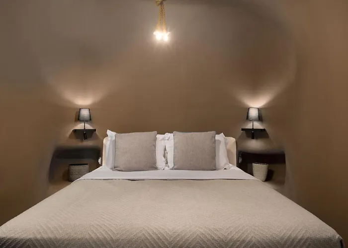 Litheos Santorini Luxury Cave *