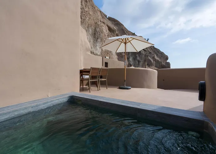 Litheos Santorini Luxury Cave Villa Vourvoulos