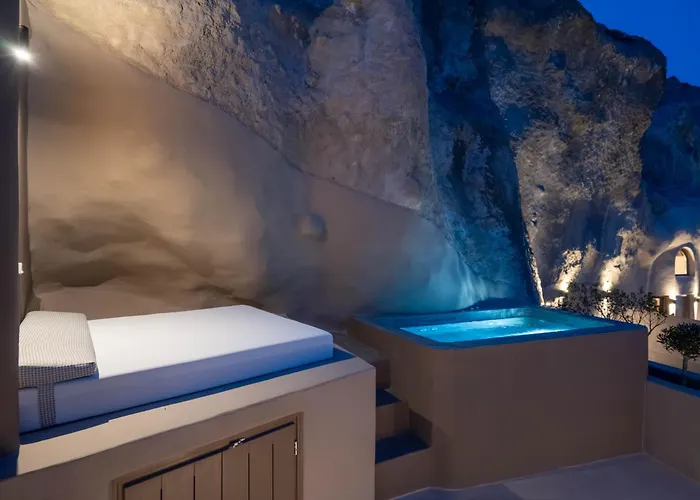 Villa Litheos Santorini Luxury Cave Vourvoulos
