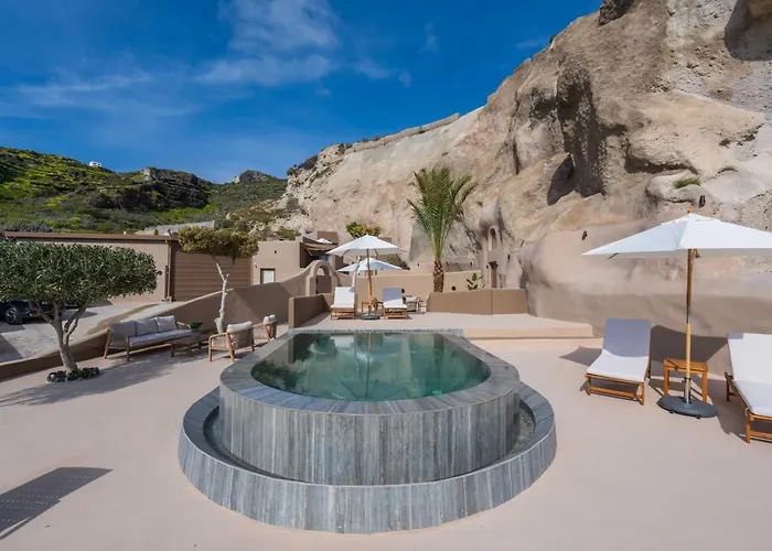 Villa Litheos Santorini Luxury Cave Vourvoulos