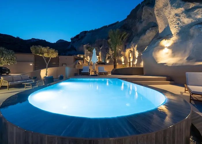 Litheos Santorini Luxury Cave Villa *