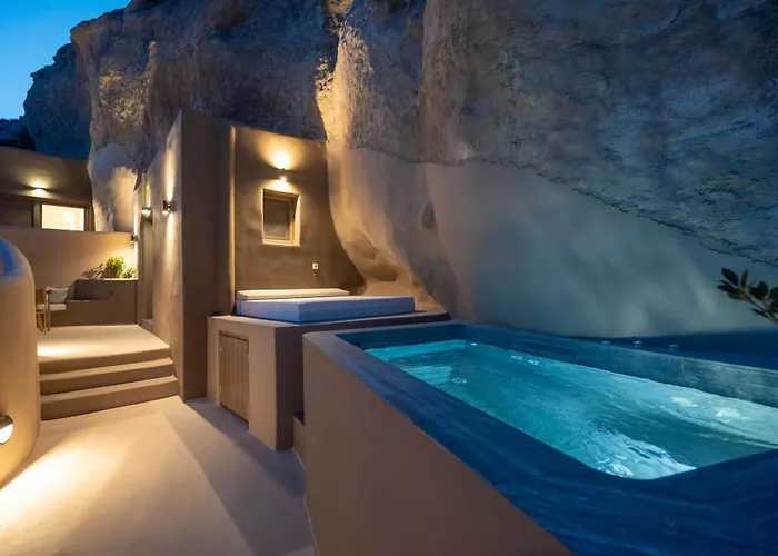 Villa Litheos Santorini Luxury Cave Vourvoulos