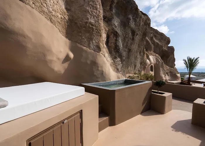 Villa Litheos Santorini Luxury Cave