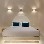 Litheos Santorini Luxury Cave