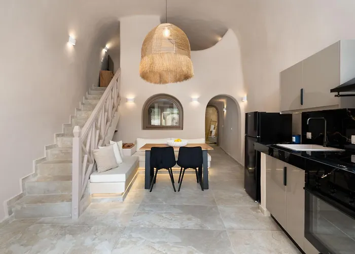 Villa Litheos Santorini Luxury Cave *