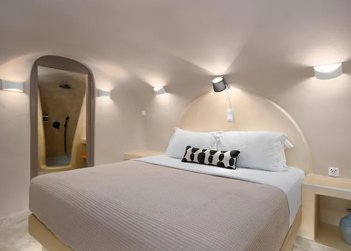 Litheos Santorini Luxury Cave *